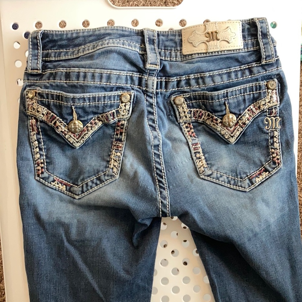 One pair of miss me skinny jeans size 25